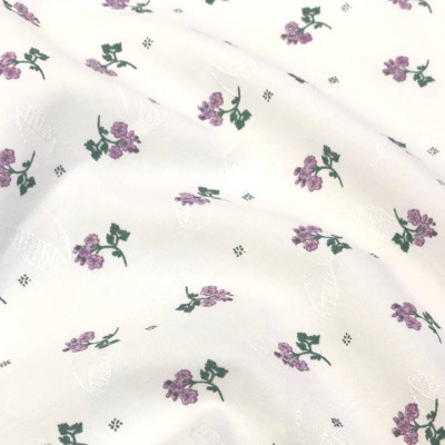 Батист (бавовняна тканина), з вишивкою, щільність 90г/м2, ширина 145см, бузкові квіти