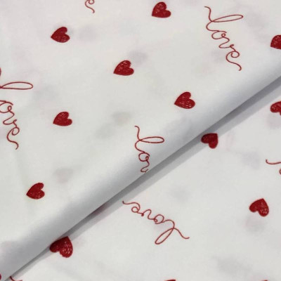 Сатин (бавовняна тканина) червоні сердечка love  (ширина 160см, 120г/м2)